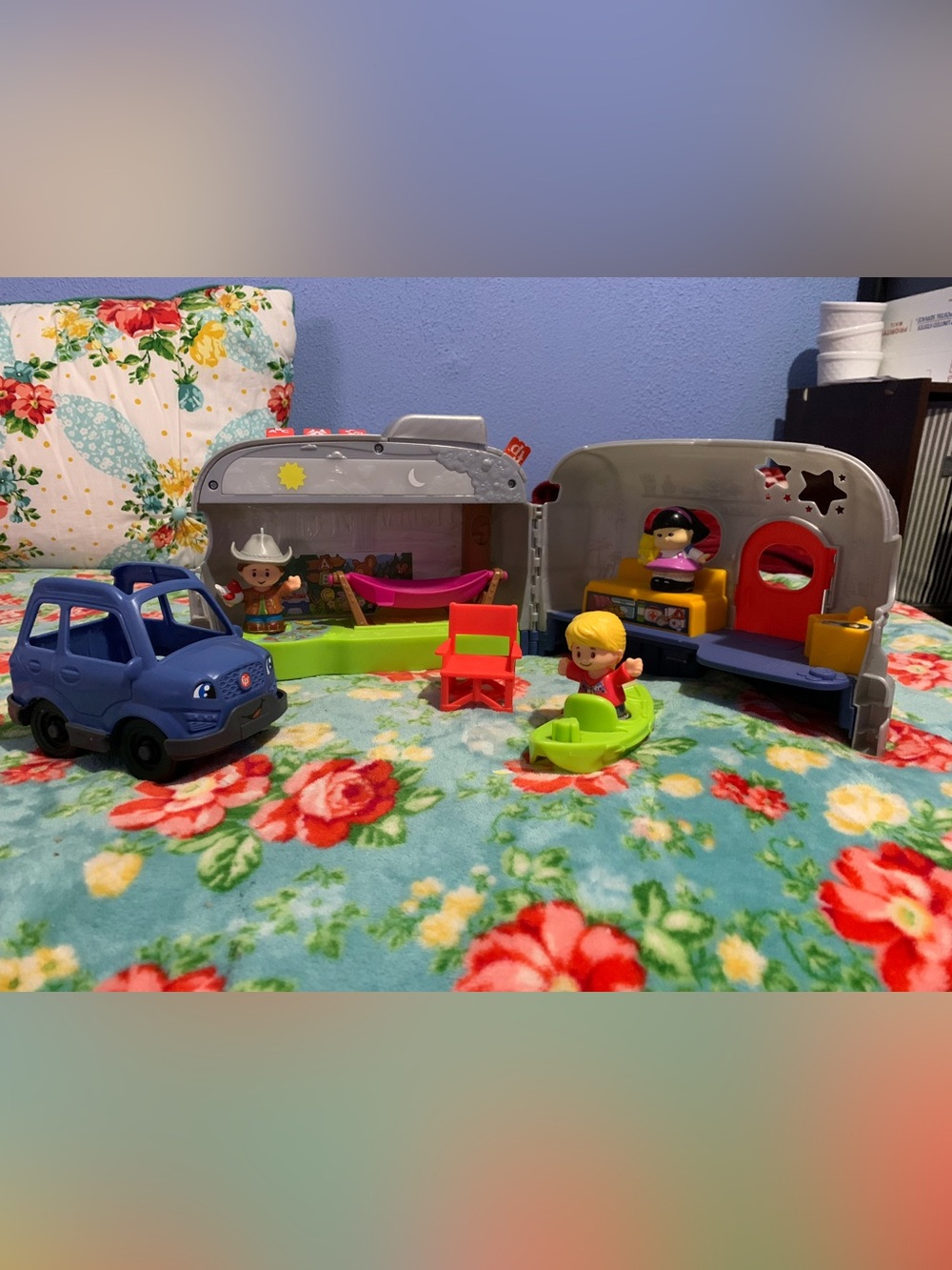Fisher Price Little People Talking Musical Light Up Learning Camper Playset